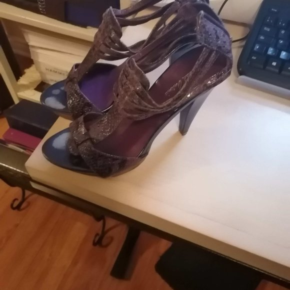 Shoes - Picture 2 of 2